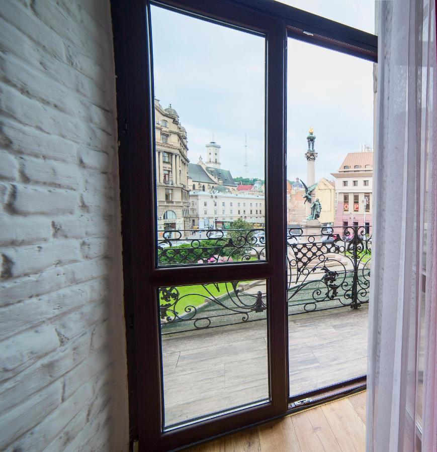 Miskevycha Square 5A Apartment- View Of The Center Of Lviv With A Balcony Екстериор снимка